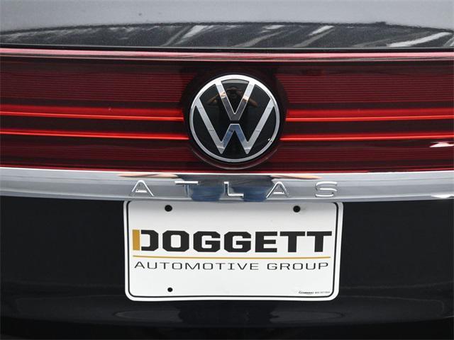 new 2025 Volkswagen Atlas car, priced at $35,404