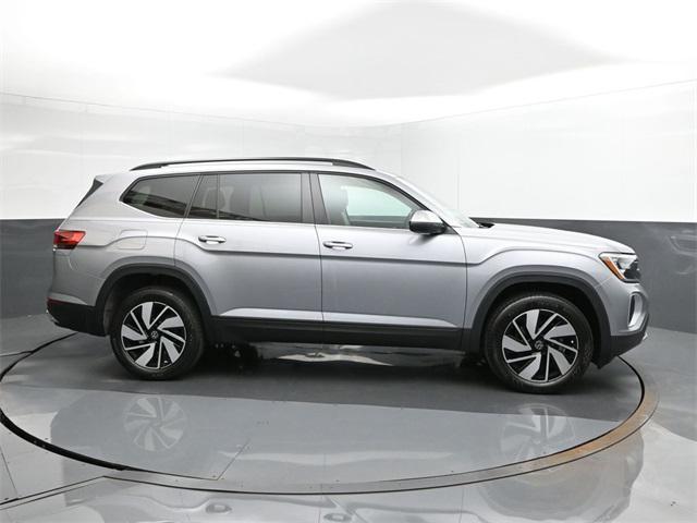 new 2024 Volkswagen Atlas car, priced at $40,032