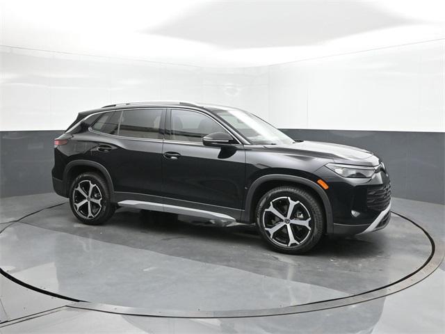 new 2025 Volkswagen Tiguan car, priced at $32,533