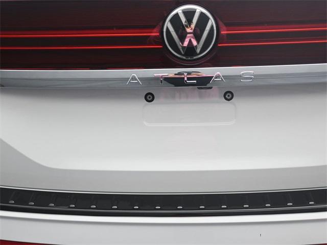 new 2025 Volkswagen Atlas car, priced at $45,021