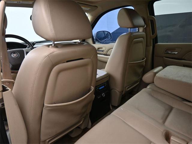 used 2009 Cadillac Escalade Hybrid car, priced at $13,988