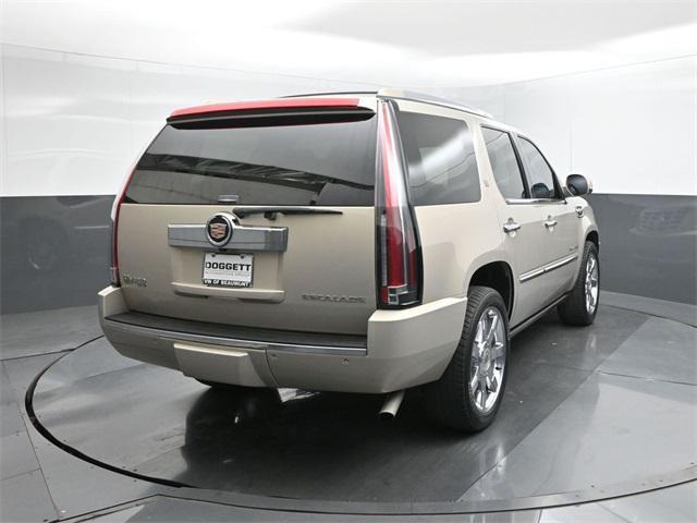 used 2009 Cadillac Escalade Hybrid car, priced at $13,988