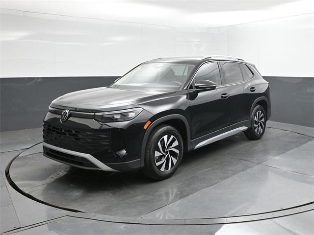 new 2025 Volkswagen Tiguan car, priced at $30,043