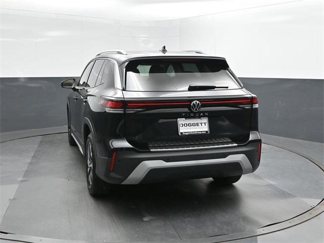 new 2025 Volkswagen Tiguan car, priced at $30,043