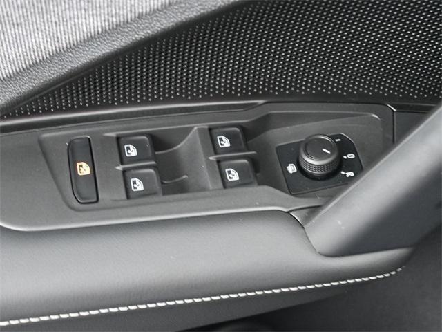 new 2025 Volkswagen Tiguan car, priced at $30,043