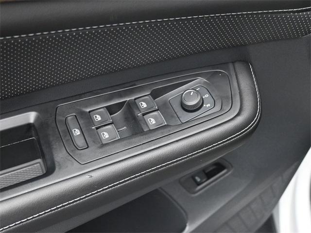 new 2025 Volkswagen Atlas car, priced at $43,174