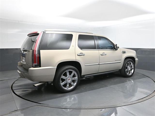 used 2009 Cadillac Escalade Hybrid car, priced at $13,998