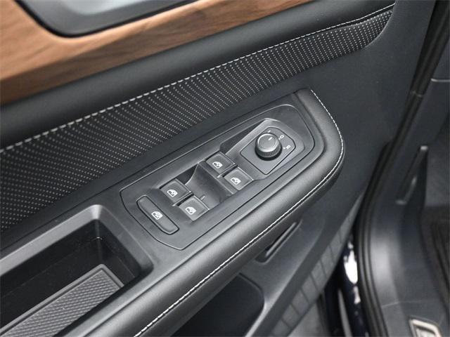 new 2025 Volkswagen Atlas car, priced at $43,142