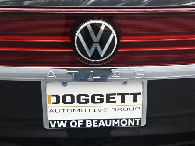 new 2025 Volkswagen Atlas car, priced at $47,072