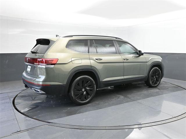 new 2025 Volkswagen Atlas car, priced at $43,649