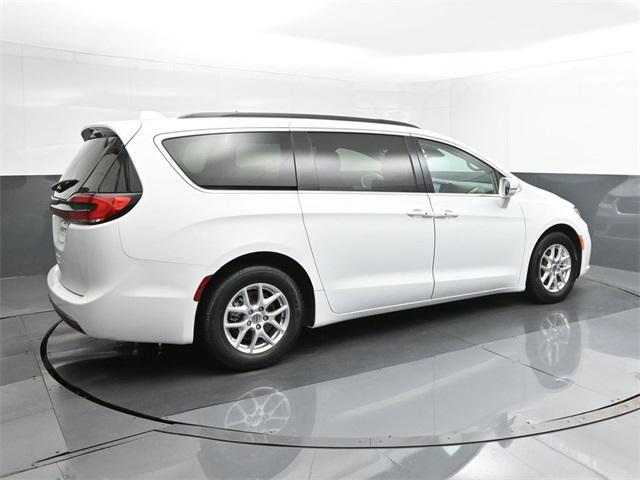 used 2022 Chrysler Pacifica car, priced at $20,923