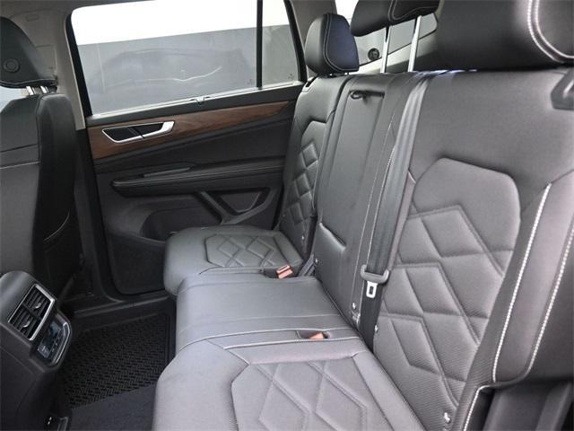 new 2025 Volkswagen Atlas car, priced at $42,402