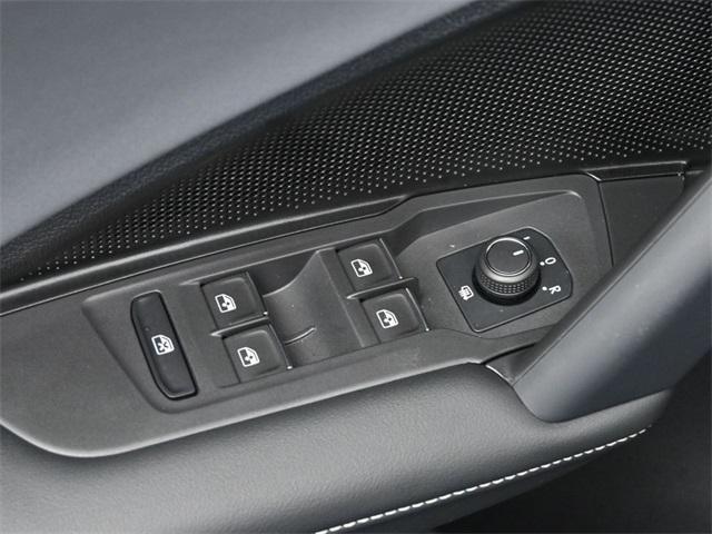 new 2025 Volkswagen Tiguan car, priced at $31,498