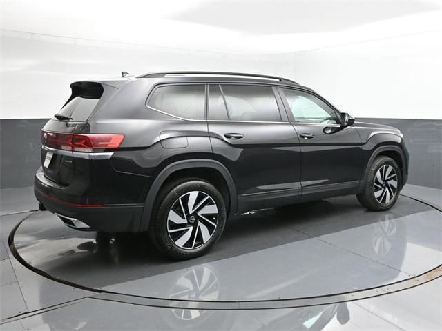 new 2024 Volkswagen Atlas car, priced at $43,693