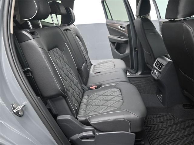 new 2025 Volkswagen Atlas car, priced at $52,675