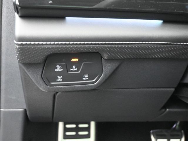 new 2025 Volkswagen Atlas car, priced at $49,498