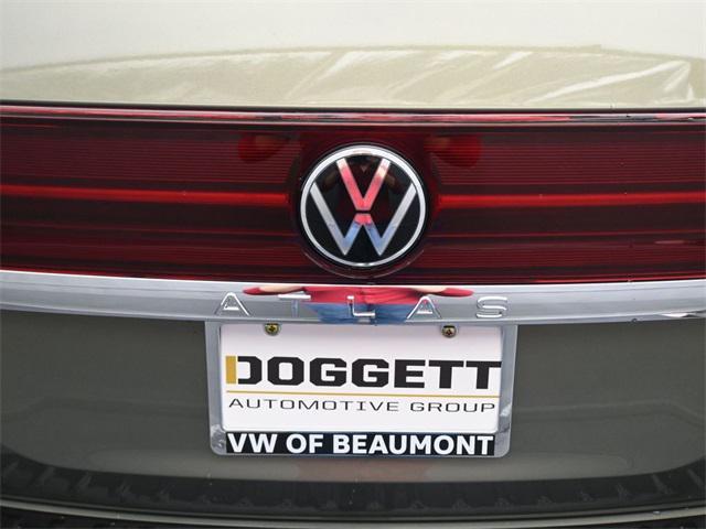 new 2025 Volkswagen Atlas car, priced at $51,135