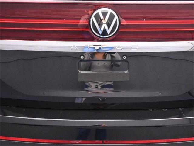 new 2025 Volkswagen Atlas car, priced at $44,521