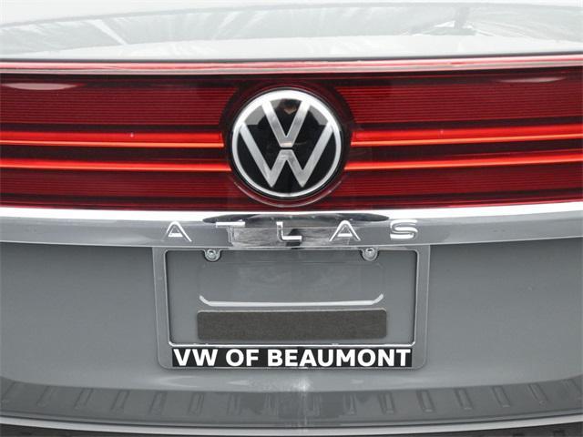 new 2025 Volkswagen Atlas car, priced at $40,367