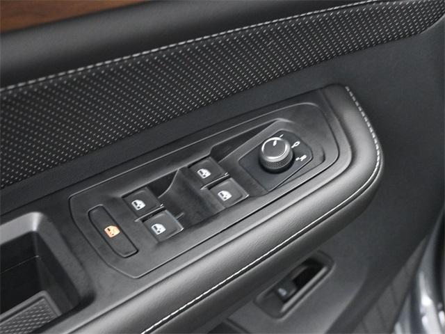 new 2025 Volkswagen Atlas car, priced at $40,367