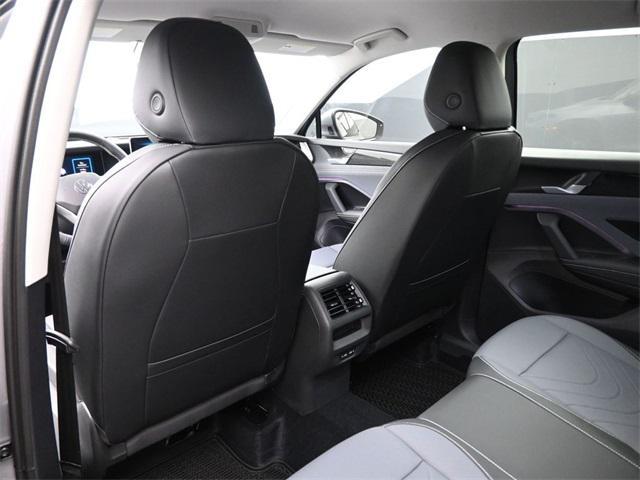 new 2025 Volkswagen Tiguan car, priced at $32,533