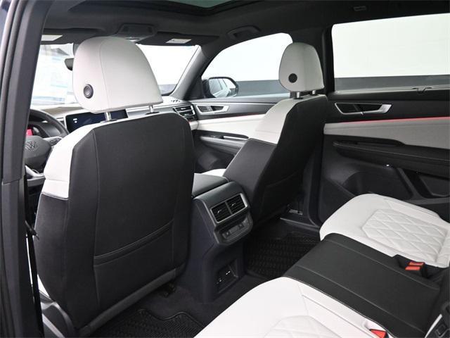 new 2025 Volkswagen Atlas Cross Sport car, priced at $50,211