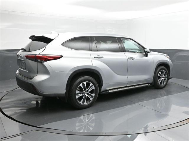 used 2022 Toyota Highlander car, priced at $30,611