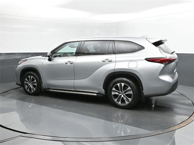 used 2022 Toyota Highlander car, priced at $30,611