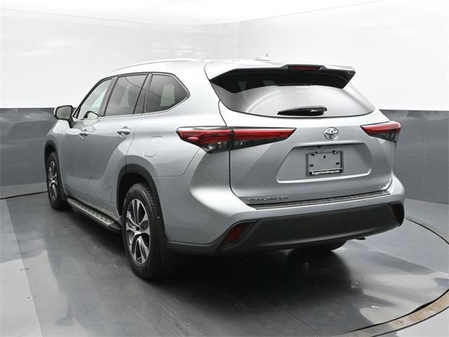 used 2022 Toyota Highlander car, priced at $30,611