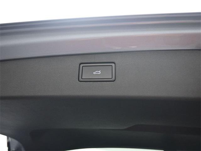 new 2025 Volkswagen Tiguan car, priced at $32,777