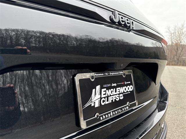 new 2025 Jeep Grand Cherokee car, priced at $44,375
