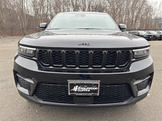 new 2025 Jeep Grand Cherokee car, priced at $44,375