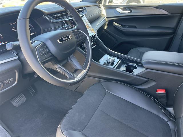 new 2025 Jeep Grand Cherokee car, priced at $44,375