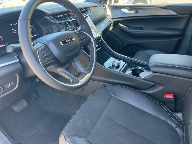 new 2025 Jeep Grand Cherokee car, priced at $45,355