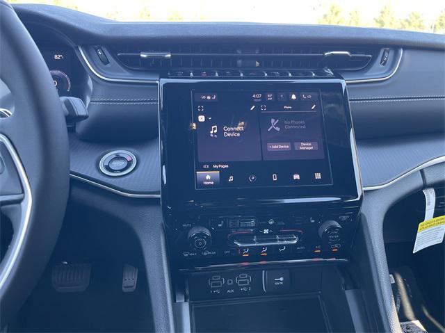 new 2025 Jeep Grand Cherokee car, priced at $44,375