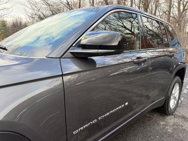 new 2025 Jeep Grand Cherokee car, priced at $40,050