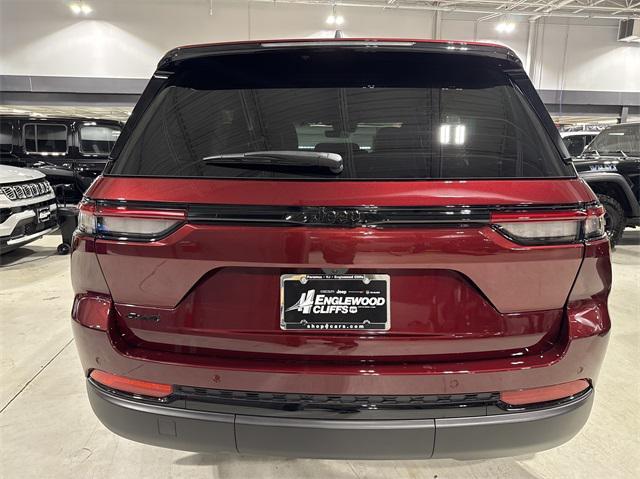 new 2025 Jeep Grand Cherokee car, priced at $48,600