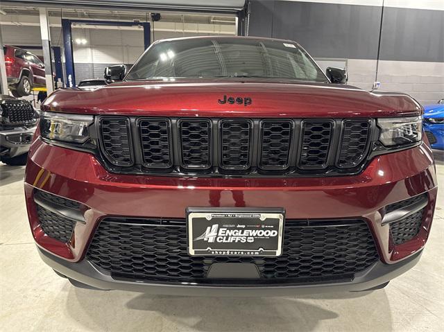 new 2025 Jeep Grand Cherokee car, priced at $48,600