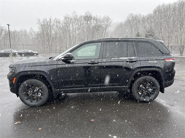 new 2025 Jeep Grand Cherokee car, priced at $41,955