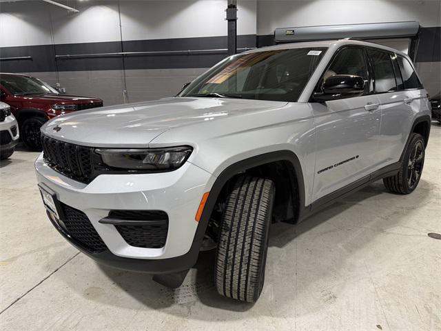 new 2025 Jeep Grand Cherokee car, priced at $44,675