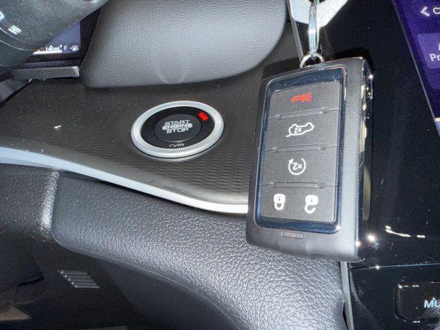 new 2025 Jeep Grand Cherokee car, priced at $48,800