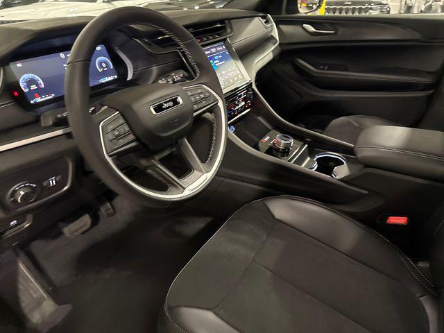 new 2025 Jeep Grand Cherokee car, priced at $48,800
