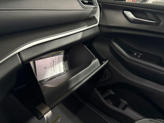 new 2025 Jeep Grand Cherokee car, priced at $48,800