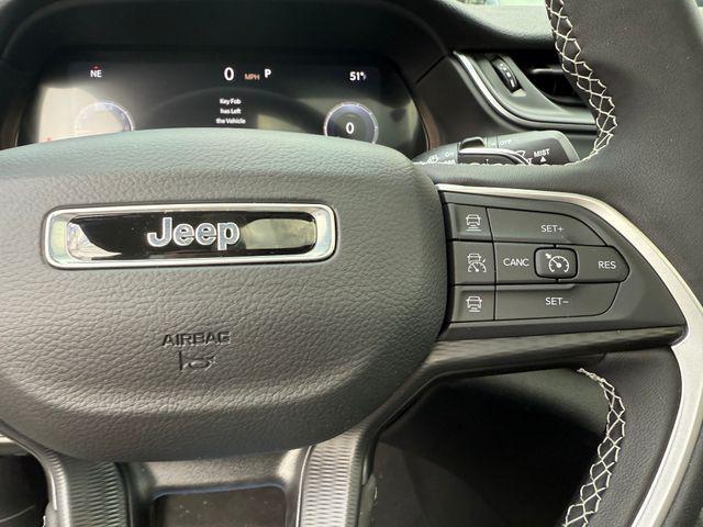 new 2025 Jeep Grand Cherokee car, priced at $40,050