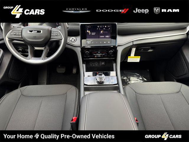 new 2025 Jeep Grand Cherokee car, priced at $40,050