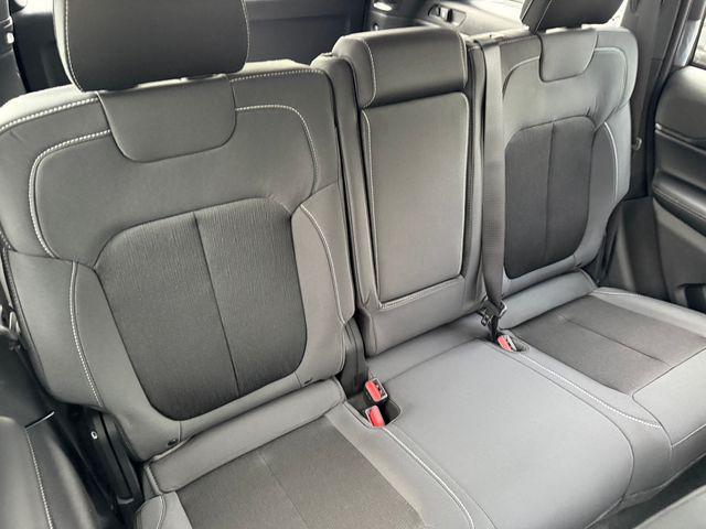 new 2025 Jeep Grand Cherokee car, priced at $40,050