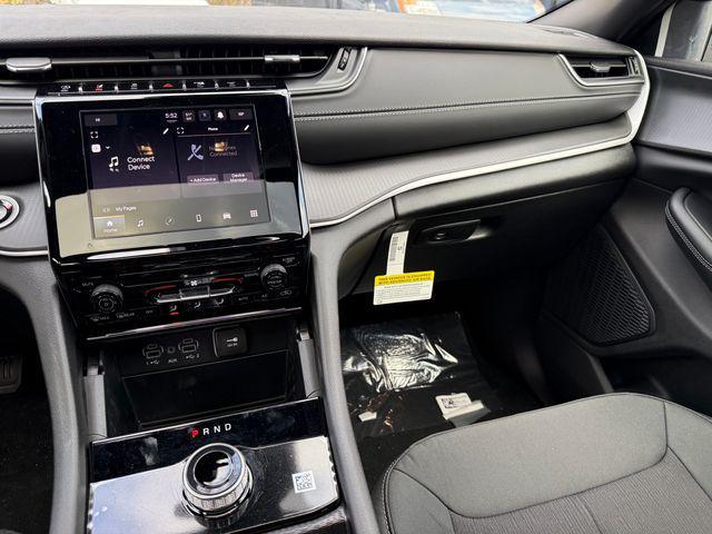 new 2025 Jeep Grand Cherokee car, priced at $39,455