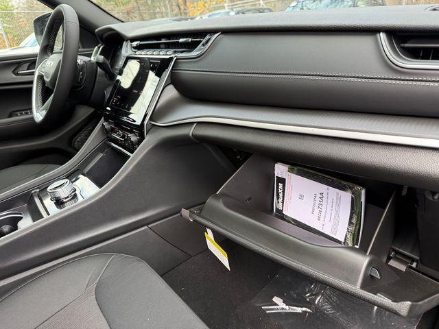 new 2025 Jeep Grand Cherokee car, priced at $39,455