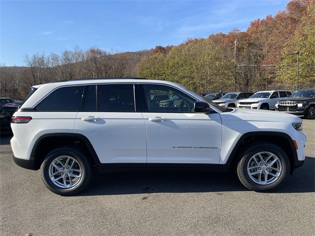 new 2024 Jeep Grand Cherokee car, priced at $43,875