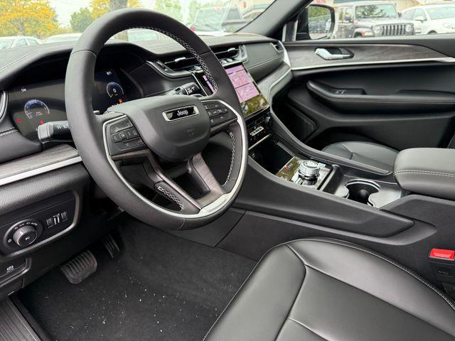 new 2025 Jeep Grand Cherokee car, priced at $47,185